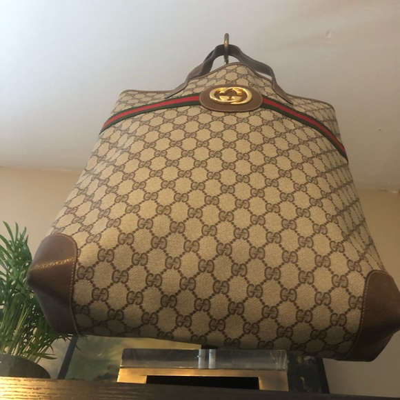 ‼️SOLD‼️🍒 Authentic Gucci Shopper Tote 🍒 - Picture 4 of 16